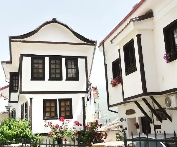 Eke Irin Apartments